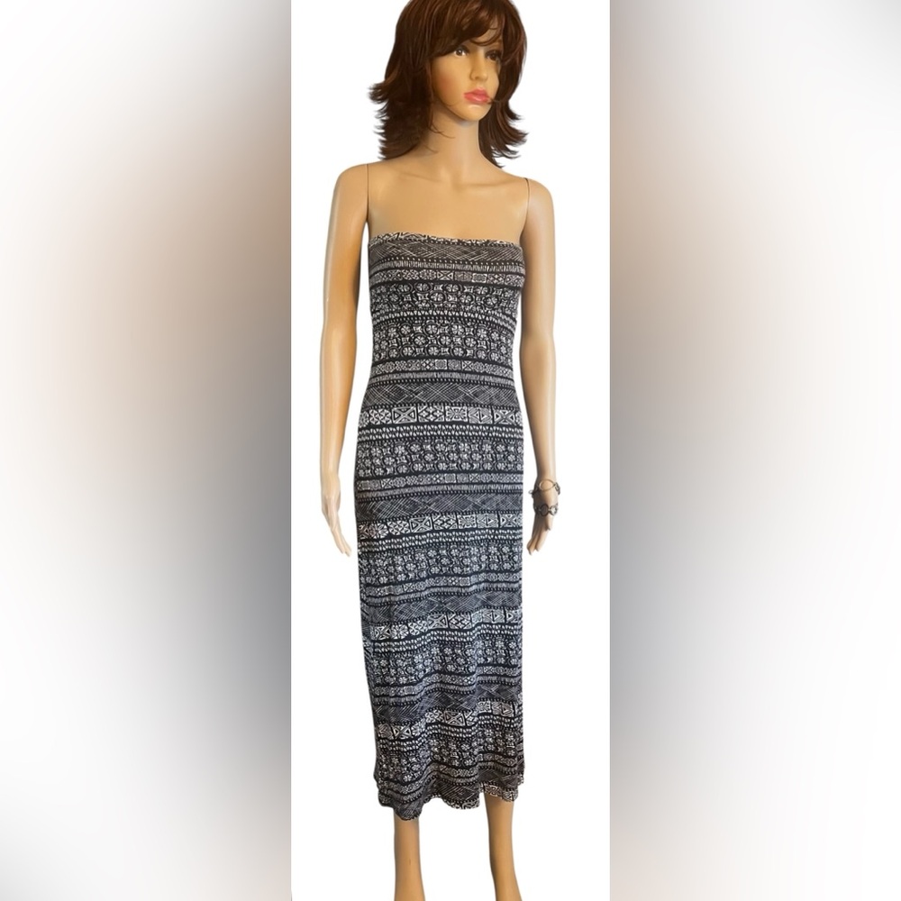 Elegant Black and White Patterned Dress